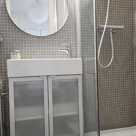 Apartament Cozy 16eme - Arc De Triomphe, Champs Elysees & Trocadero *
